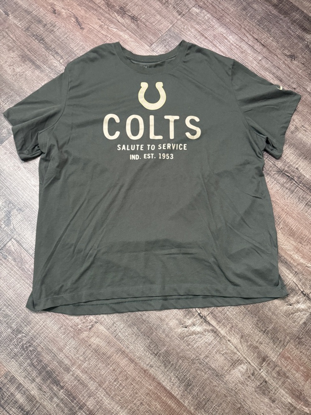 Nike Indianapolis Colts Salute to Service Sideline T-shirt.